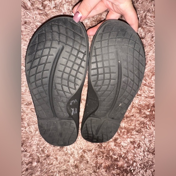 Oofos Men's Black comfort sandal Slides M 9 W 11 beach walking summer spring - Picture 8 of 10